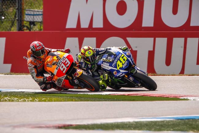 Foto: Disputa na última curva - MotoGP/Facebook