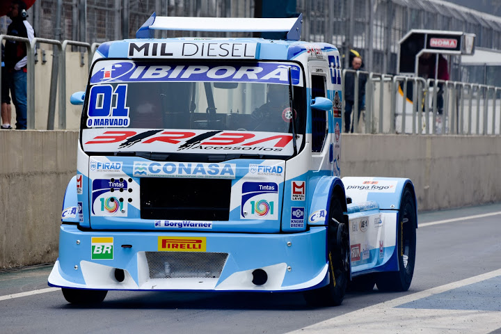 Marvado saindo dos boxes em Interlagos. - Foto: Luciana Flores.