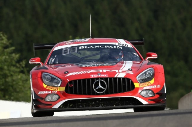 Felix Rosenqvist abordo de sua Mercedes-AMG nº 88 da equipe AMG-Team AKKA ASP - Foto: Blancpain GT Series.