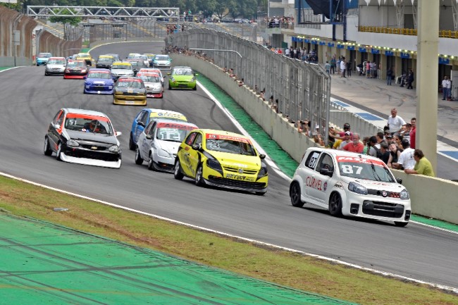 Marcas e Pilotos em Interlagos. - Foto: BLuc