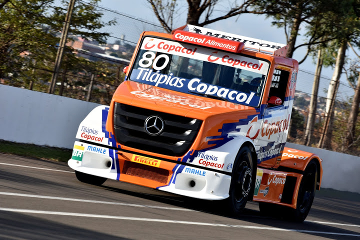 Diogo Pachenki testando seu caminhão no treino livre dessa sexta feira. - Foto: Milton Alves - Comunicação Fórmula Truck.