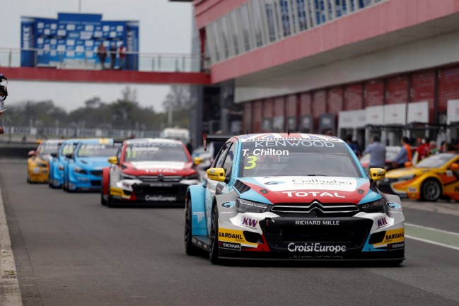 Tom Chilton na primeira corrida do WTCC em Termas de Rio Hondo. - Foto: WTCC