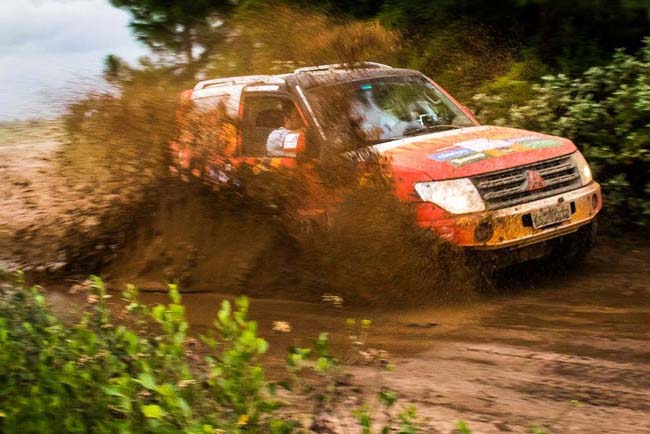 Ricardo Barra e Vanderlei Hirt estarão no Sertões com o Pajero Full 3D. - Foto: Cadu Rolim.