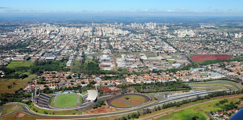 Vista aérea do Autódromo Ayrton Senna em Londrina PR.