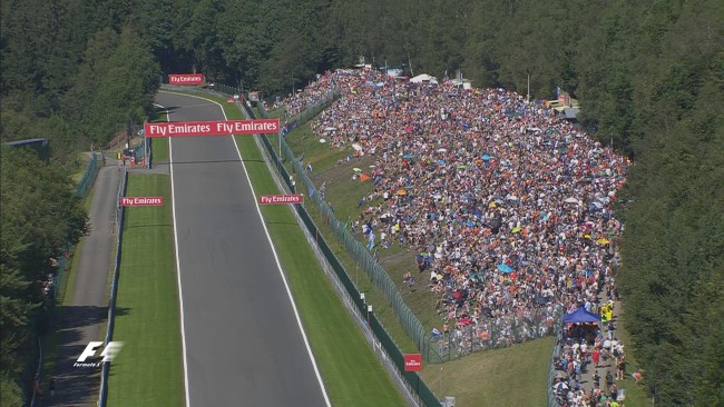 A bela torcida belga em Spa-Francorchamps - Foto: Twitter F1 Oficial