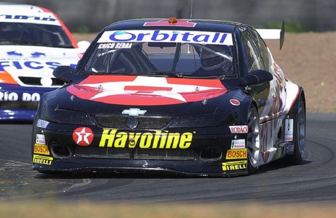 Chico Serra em ação na Stock Car em 2001, ano de seu tricampeonato.