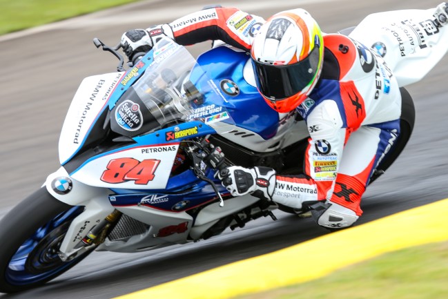 Diego Pierluigi da equipe BMW Motorrad Alex Barros Racing em Londrina. – Foto: Johanes Duarte/VGCOM.