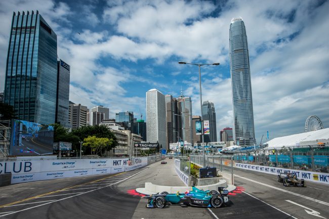 Destaque para o carro de Nelsinho Piquet no ePrix de Marrakesh. - Destaque também para a pintura feita pelo grande fotografo José Mário Dias.