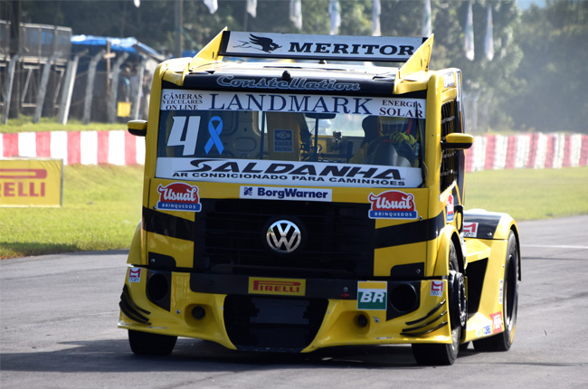 Neste sábado à tarde Felipe Giaffone marcou a 27ª pole position na Fórmula Truck - Foto: Luciana Flores.