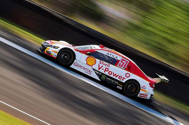 Capa: Átila Abreu lidera treinos de sexta-feira em Londrina/PR - Foto: Fernanda Freixosa / VICAR / Flickr Oficial Stock Car