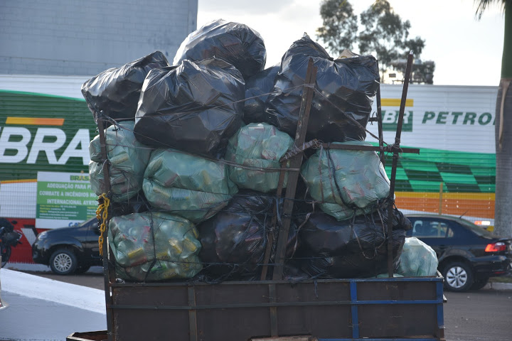 Em Londrina quase meia tonelada de material reciclável foi levado às usinas. - Foto: Luciana Flores.