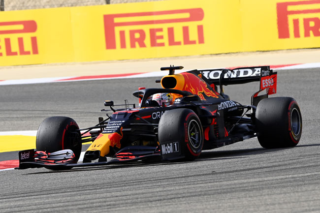 Foto: F1 Press Area Pirelli - Max Verstappen no 2º dia de treinos GP Bahrein 2021
