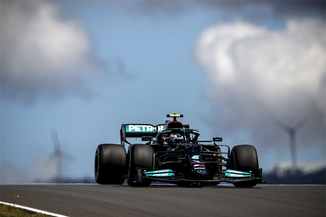 Foto: Bottas liderando o TL1 do GP de Portugal de F1 | Créditos: Mercedes AMG F1 Twitter