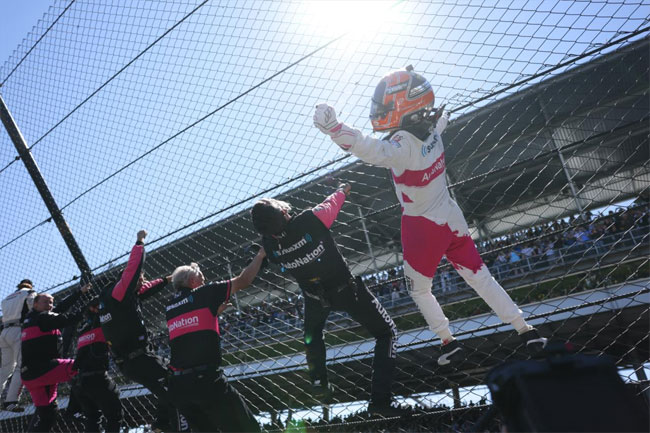 Helio Castroneves - Vencedor das 500 Milhas de Indianapolis 2021 - Foto: Matt Fraver