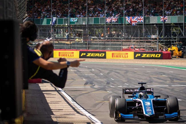 Foto: Zhou Instagram - Vencedor da Corrida 3 - F2 - Silverstone