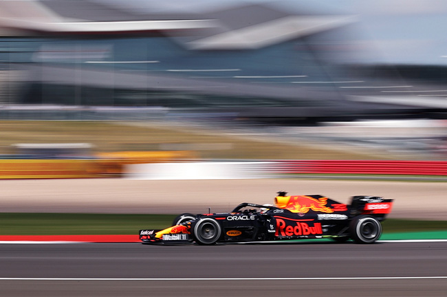 Max Verstappen liderou o TL1 em Silverstone - Fórmula 1 2021 - Foto: Twitter Red Bull Racing