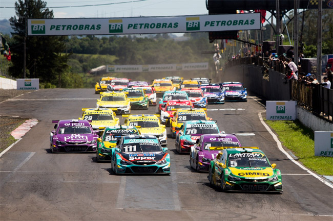 Última largada realizada em Tarumã/RS, quase 6 anos atrás - Foto: Duda Bairros/Stock Car (Release de Rodolpho Siqueira / Fernando Silva / Bruno Vicaria)